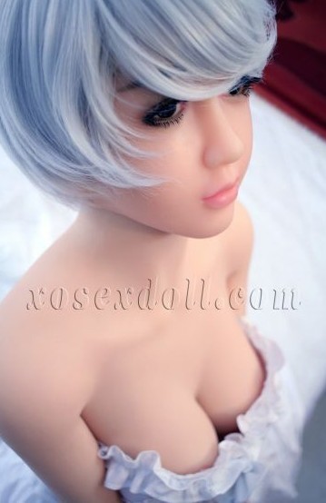 White skin, plump breasts, beautiful face