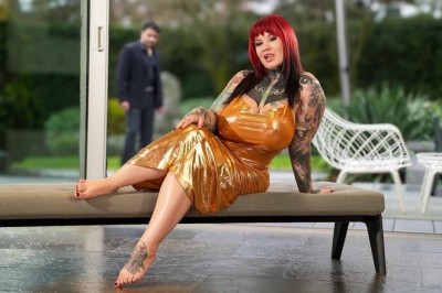 Sabien DeMonia Finds Comfort for Love Her Feet